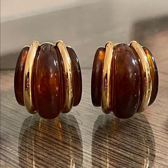 Kenneth Jay Lane Gold-tone and Tortoise Acrylic Clip Earrings - Picture 16 of 17